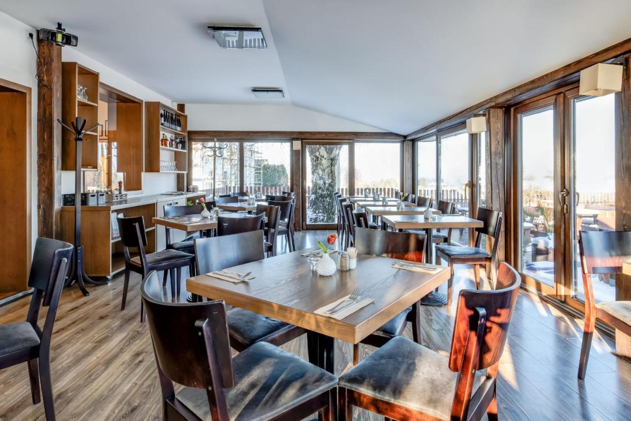 Hotel Maralak Кунчице-под-Ондржейникем Экстерьер фото