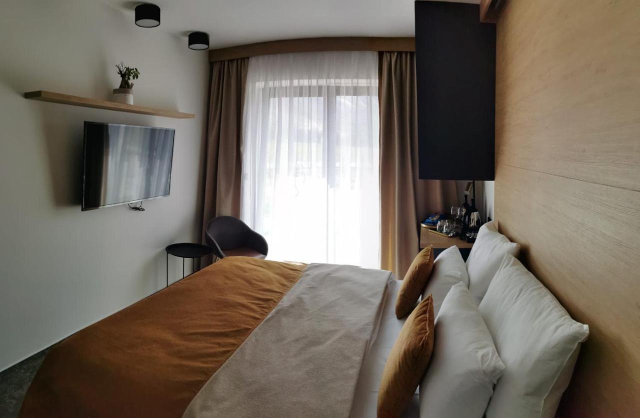 Hotel Maralak Кунчице-под-Ондржейникем Экстерьер фото